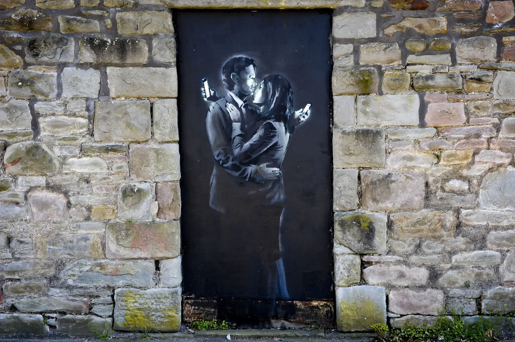 Banksy, Mobile Lovers, Bristol, 2014